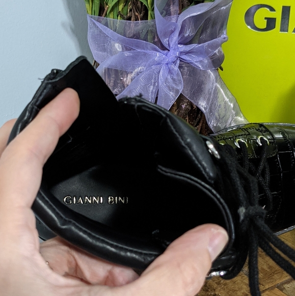 🥾 SOLD 🥾NIB Gianni Bini 'Besteen' black combat boots - Picture 6 of 8